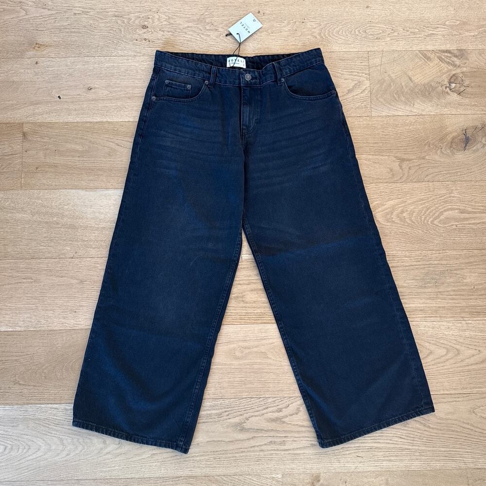 Motel Jeans Roomy Low Rise Size 32 Washed Black